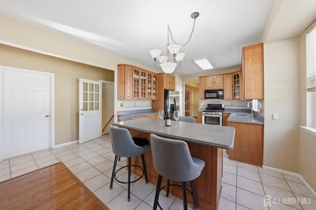 42 Hinton Street, Sayreville, NJ 08872