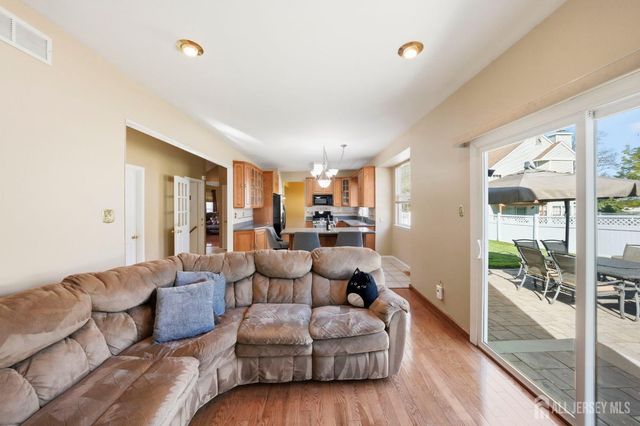 42 Hinton Street, Sayreville, NJ 08872