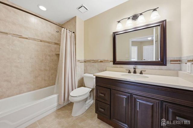 42 Hinton Street, Sayreville, NJ 08872