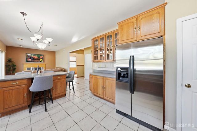 42 Hinton Street, Sayreville, NJ 08872