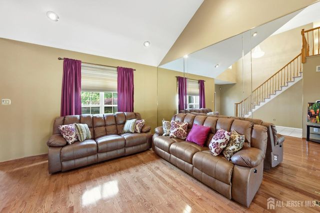 42 Hinton Street, Sayreville, NJ 08872