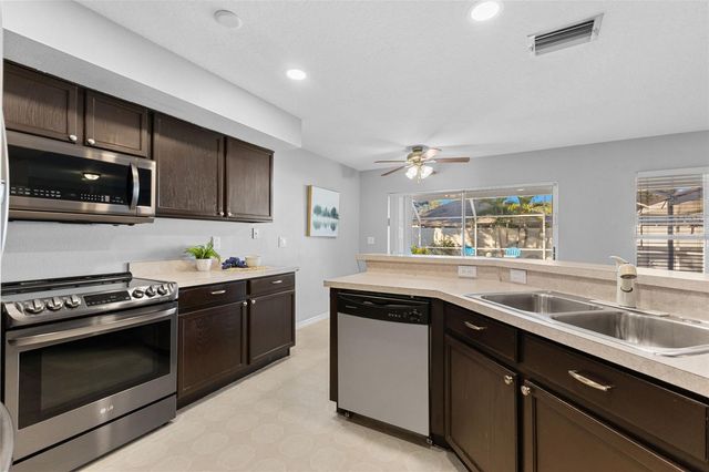 1422 TRAIL BOSS LANE, Brandon, FL 33511