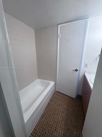 820 NW 87th Avenue 201, Miami, FL 33172