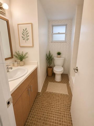820 NW 87th Avenue 201, Miami, FL 33172