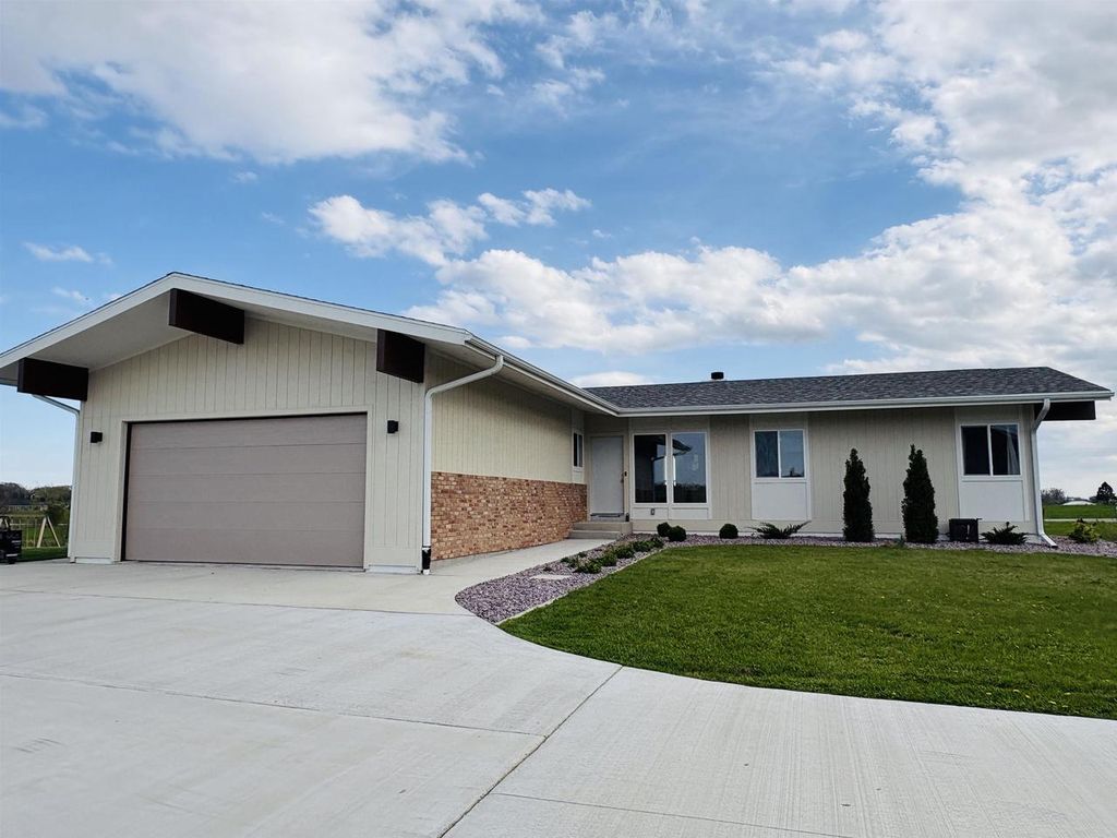 N6320 Psalms Way, Albany, WI 53502