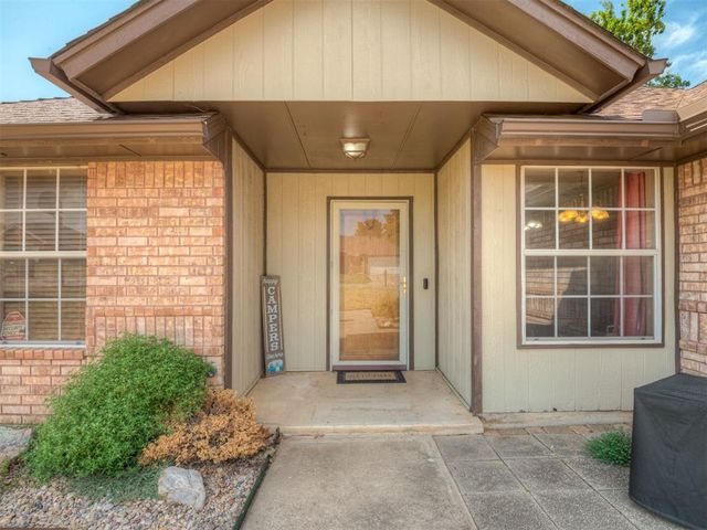1713 N Shawnee Trail, Choctaw, OK 73020
