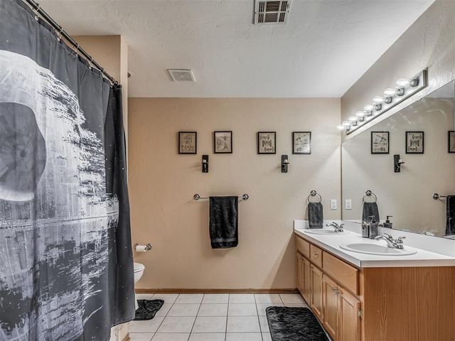1713 N Shawnee Trail, Choctaw, OK 73020