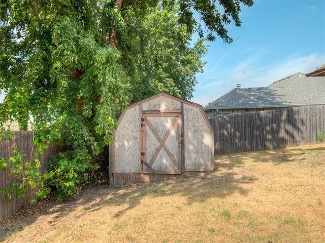 1713 N Shawnee Trail, Choctaw, OK 73020
