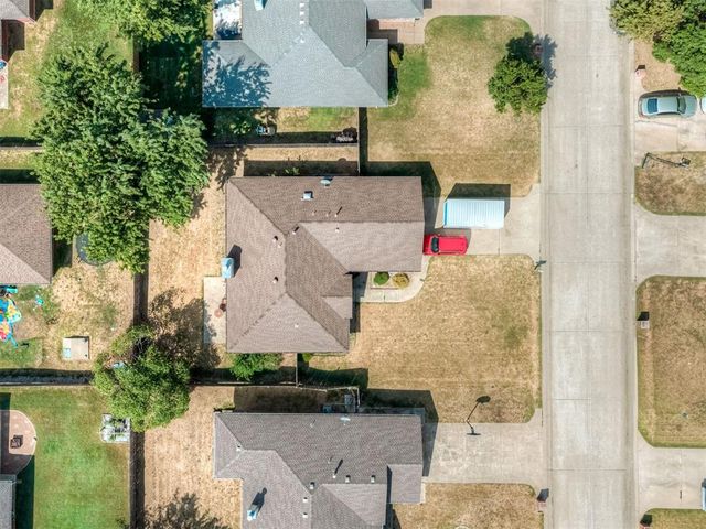 1713 N Shawnee Trail, Choctaw, OK 73020