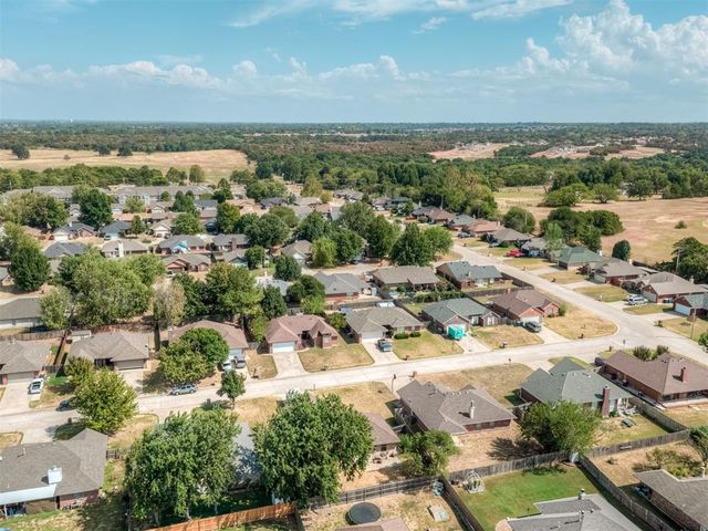 1713 N Shawnee Trail, Choctaw, OK 73020