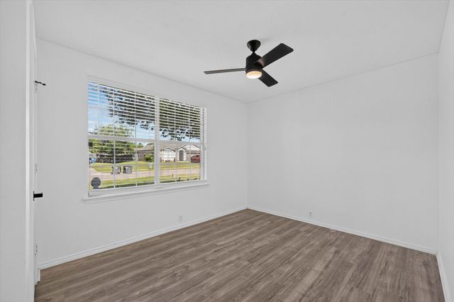 1720 Dartmouth Drive, Glenn Heights, TX 75154