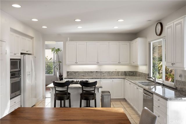 16275 Crescent Moon Court, Riverside, CA 92503