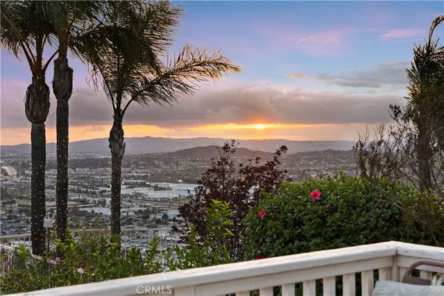 16275 Crescent Moon Court, Riverside, CA 92503