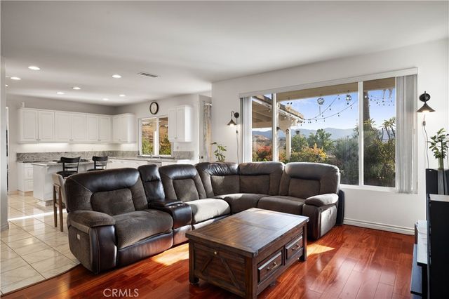 16275 Crescent Moon Court, Riverside, CA 92503