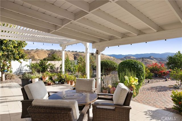 16275 Crescent Moon Court, Riverside, CA 92503