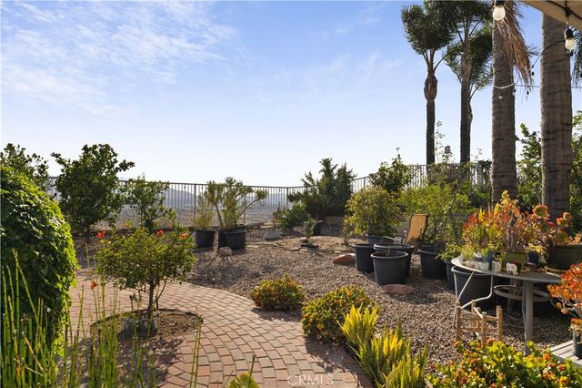 16275 Crescent Moon Court, Riverside, CA 92503