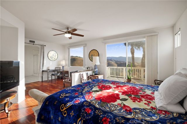16275 Crescent Moon Court, Riverside, CA 92503