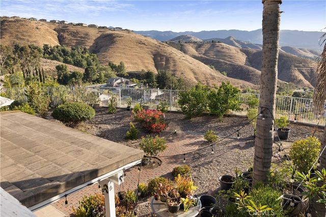 16275 Crescent Moon Court, Riverside, CA 92503