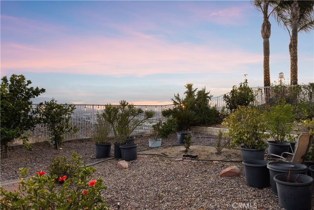 16275 Crescent Moon Court, Riverside, CA 92503
