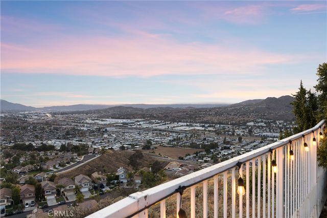 16275 Crescent Moon Court, Riverside, CA 92503