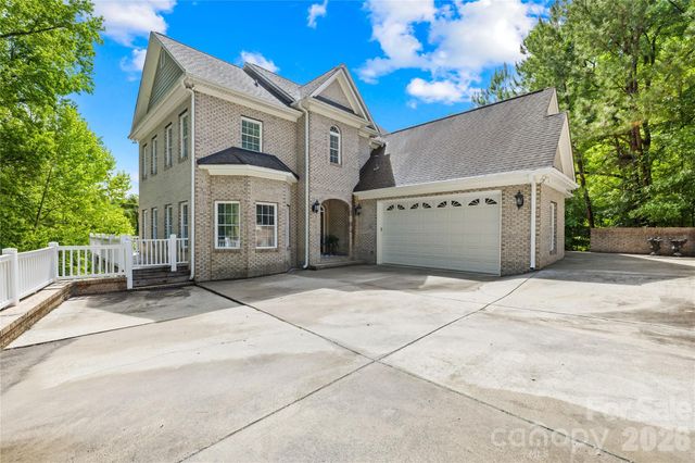 569 Living Waters Drive, Great Falls, SC 29055