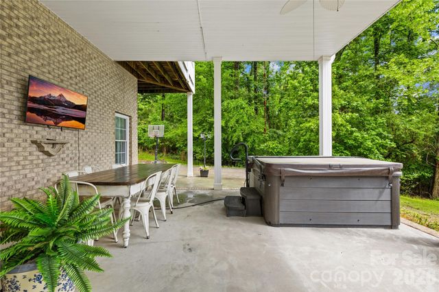 569 Living Waters Drive, Great Falls, SC 29055