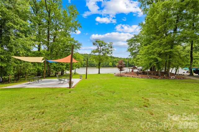 569 Living Waters Drive, Great Falls, SC 29055