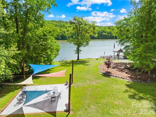 569 Living Waters Drive, Great Falls, SC 29055