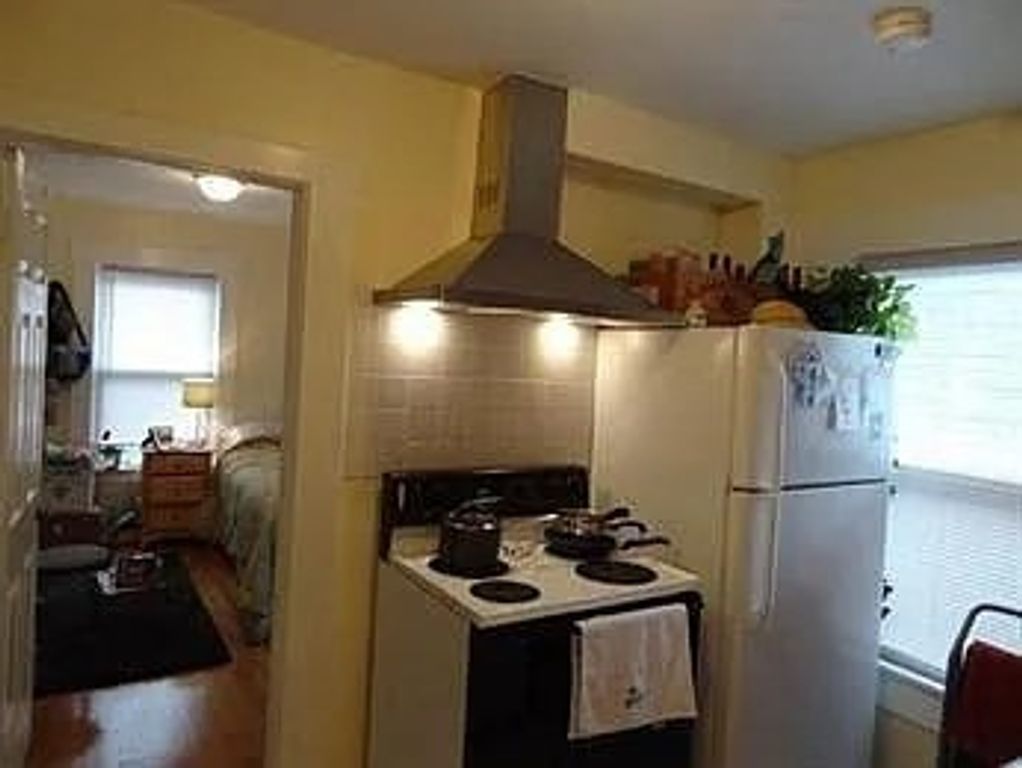 25 Andrew St 2, Cambridge, MA 02139