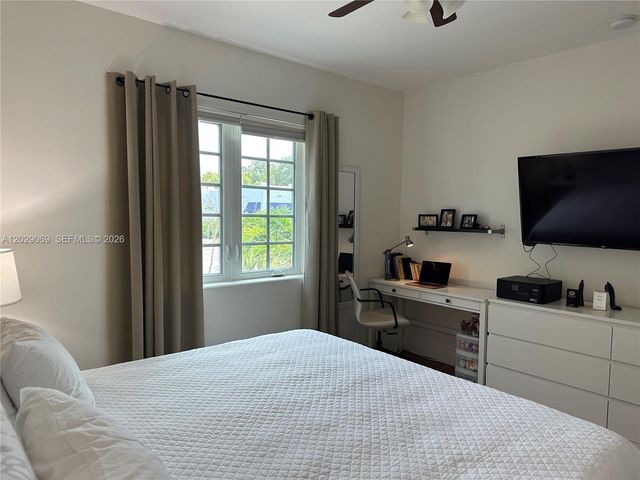 435 NE 71st St, Miami, FL 33138