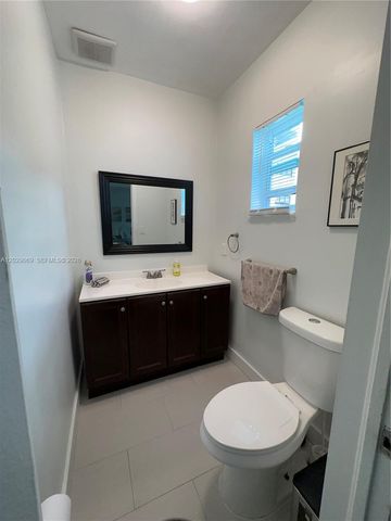 435 NE 71st St, Miami, FL 33138