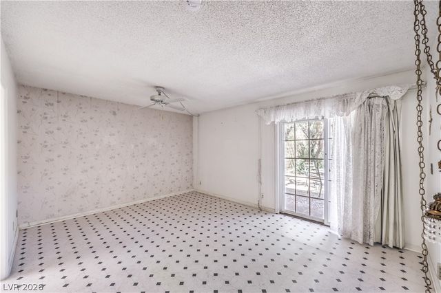 3851 Remount Drive, Las Vegas, NV 89121