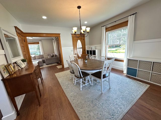 59 E Benton Street, Winterset, IA 50273