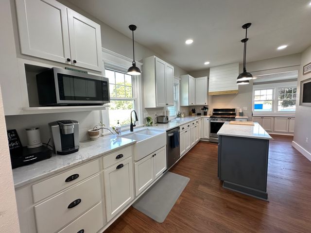 59 E Benton Street, Winterset, IA 50273