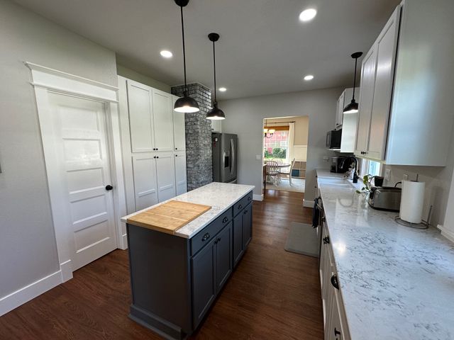 59 E Benton Street, Winterset, IA 50273