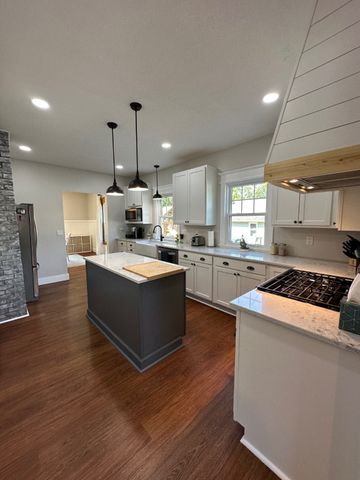59 E Benton Street, Winterset, IA 50273