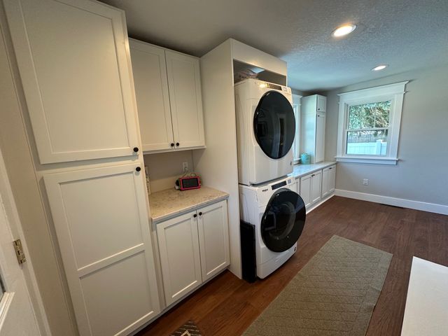 59 E Benton Street, Winterset, IA 50273