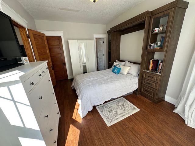 59 E Benton Street, Winterset, IA 50273