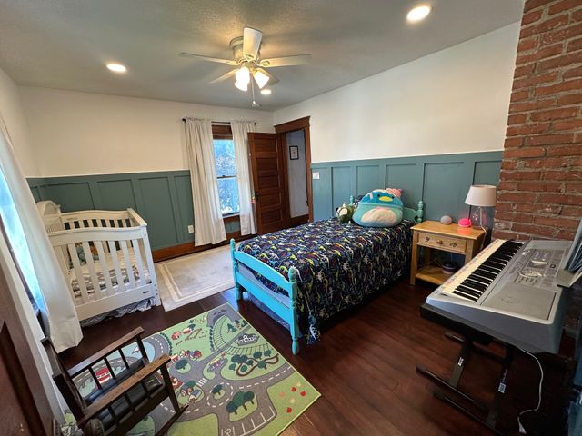 59 E Benton Street, Winterset, IA 50273