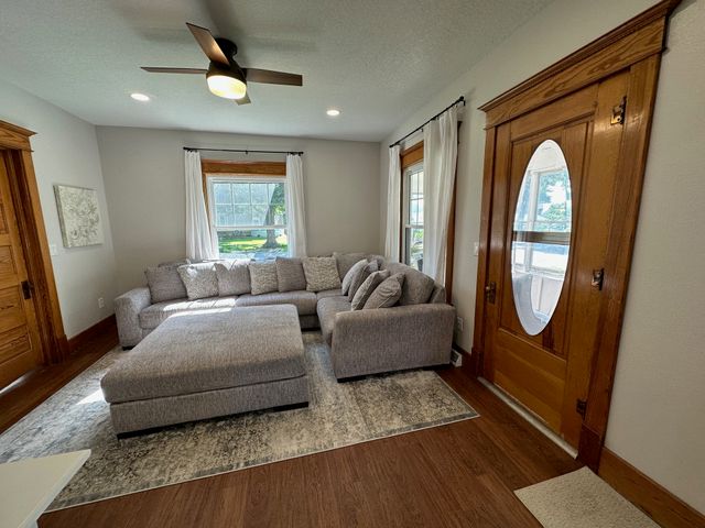 59 E Benton Street, Winterset, IA 50273