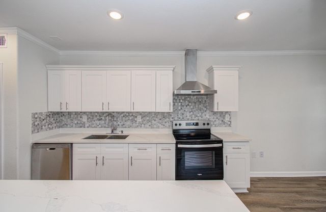 2617 Avenue L, Galveston, TX 77550