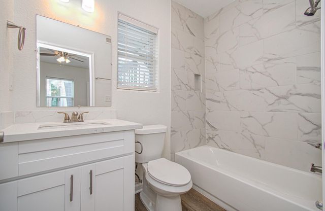 2617 Avenue L, Galveston, TX 77550