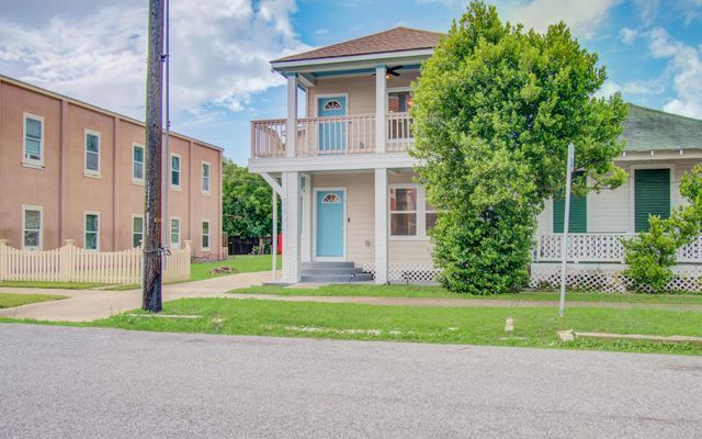 2617 Avenue L, Galveston, TX 77550