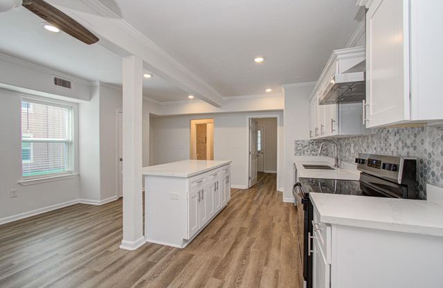 2617 Avenue L, Galveston, TX 77550
