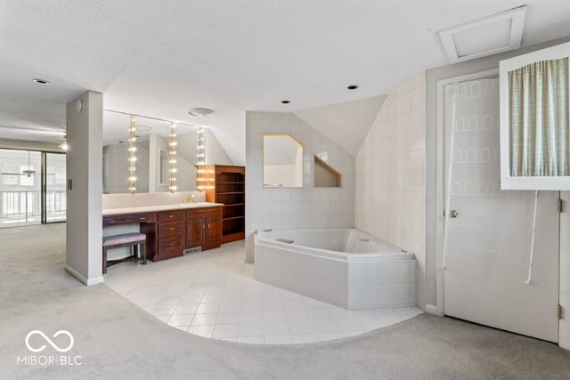 2447 N East Raintree Drive, New Castle, IN 47362