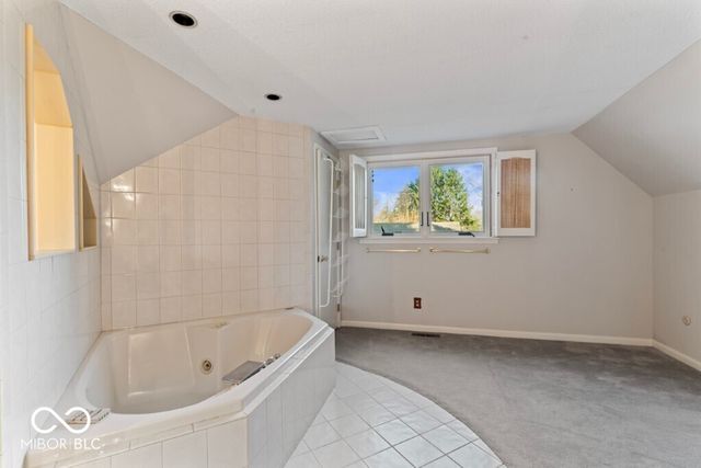 2447 N East Raintree Drive, New Castle, IN 47362