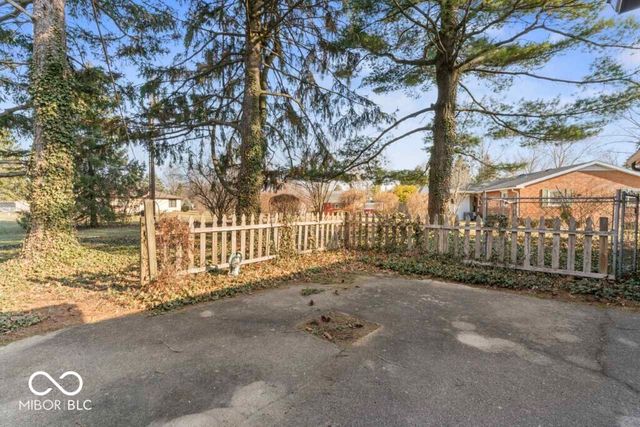 2447 N East Raintree Drive, New Castle, IN 47362