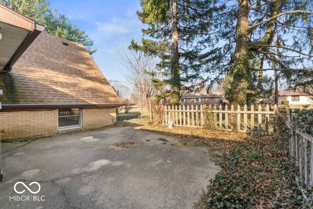 2447 N East Raintree Drive, New Castle, IN 47362