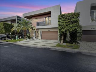 7447 NW 97th Court, Doral, FL 33178