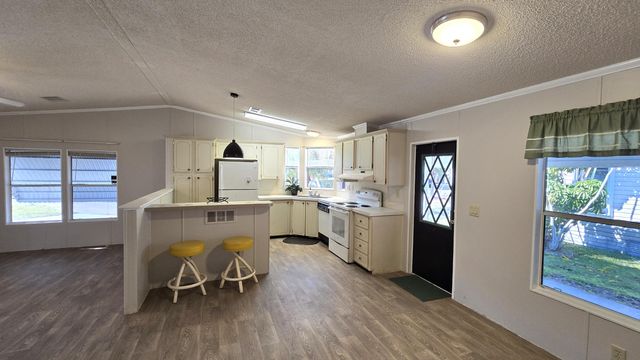 5680 Hemingway Court 15, Fort Pierce, FL 34982